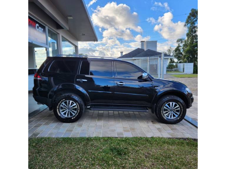 MITSUBISHI - PAJERO DAKAR - 2016/2017 - Preta - R$ 157.900,00
