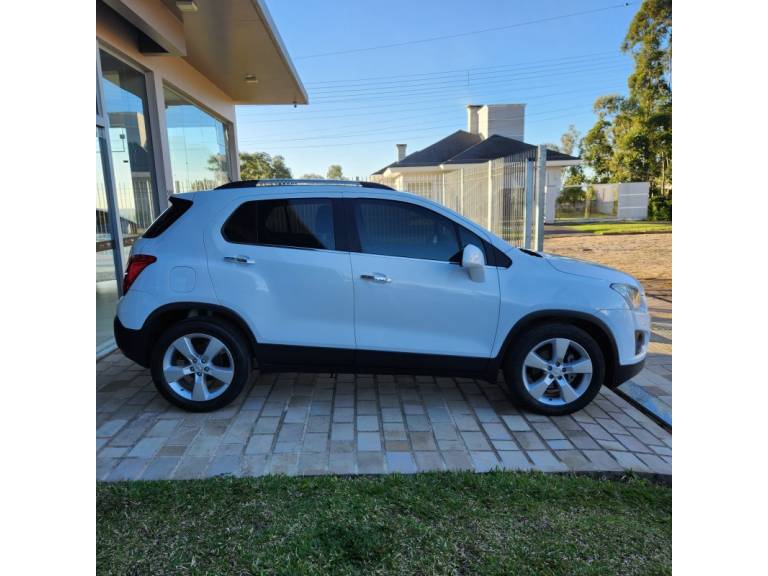 CHEVROLET - TRACKER - 2014/2014 - Branca - R$ 68.900,00