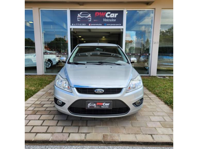 FORD - FOCUS - 2012/2013 - Prata - R$ 42.900,00