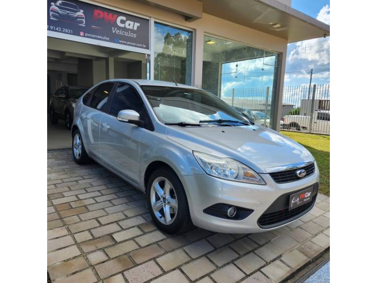 FORD - FOCUS - 2012/2013 - Prata - R$ 42.900,00