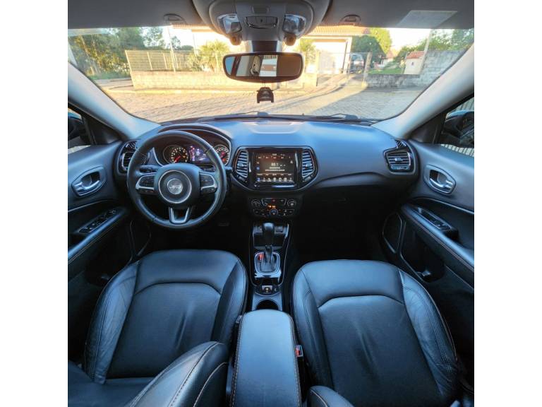 JEEP - COMPASS - 2016/2017 - Preta - R$ 91.900,00