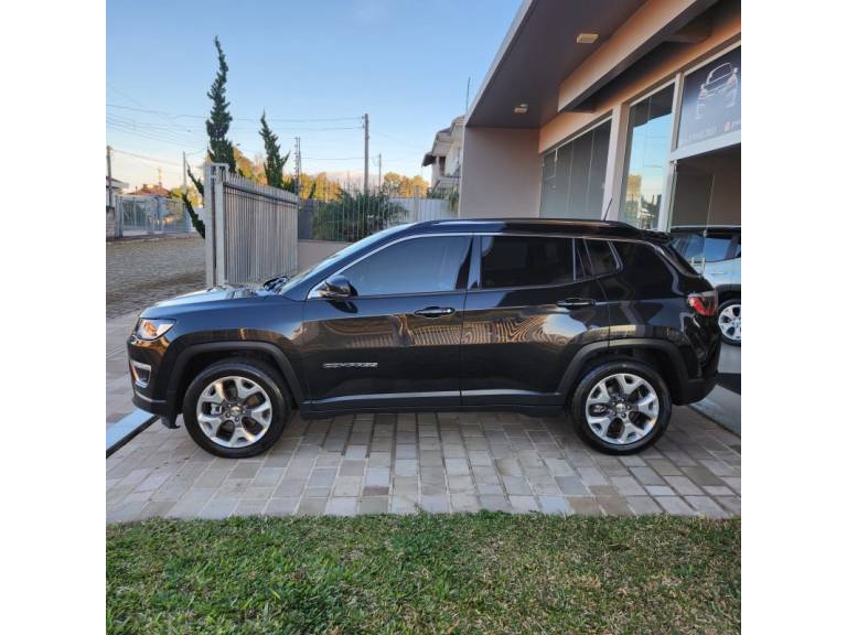 JEEP - COMPASS - 2016/2017 - Preta - R$ 91.900,00