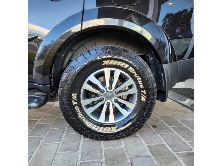 MITSUBISHI - PAJERO DAKAR - 2016/2017 - Preta - R$ 157.900,00