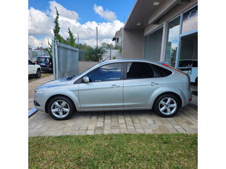 FORD - FOCUS - 2012/2013 - Prata - R$ 42.900,00