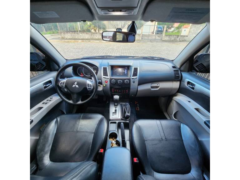 MITSUBISHI - PAJERO DAKAR - 2016/2017 - Preta - R$ 157.900,00