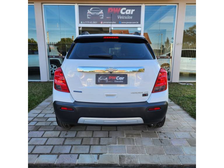 CHEVROLET - TRACKER - 2014/2014 - Branca - R$ 68.900,00
