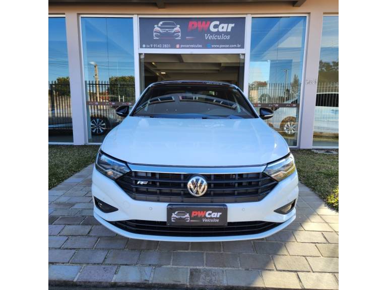 VOLKSWAGEN - JETTA - 2019/2020 - Branca - R$ 129.900,00