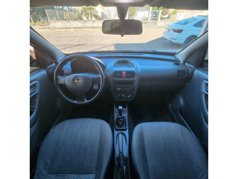 CHEVROLET - CORSA - 2011/2012 - Cinza - R$ 35.000,00