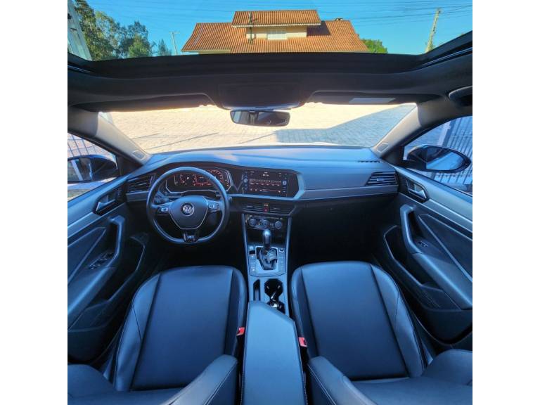 VOLKSWAGEN - JETTA - 2019/2020 - Branca - R$ 129.900,00
