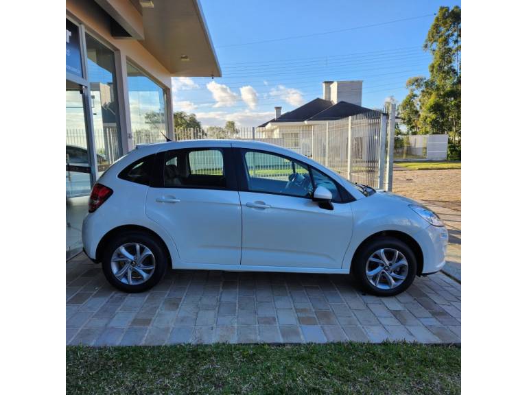 CITROËN - C3 - 2013/2014 - Branca - R$ 41.900,00