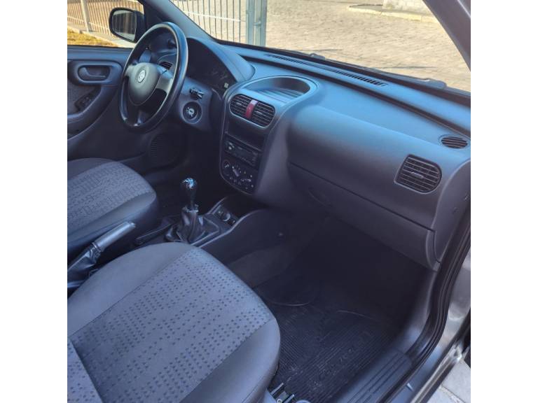 CHEVROLET - CORSA - 2011/2012 - Cinza - R$ 35.000,00