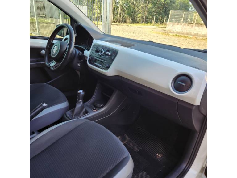 VOLKSWAGEN - UP - 2015/2016 - Branca - R$ 49.900,00
