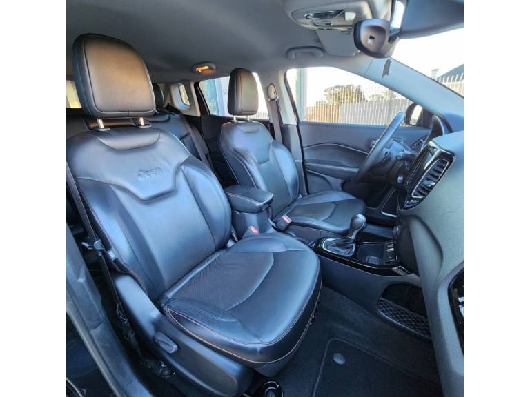 JEEP - COMPASS - 2016/2017 - Preta - R$ 91.900,00