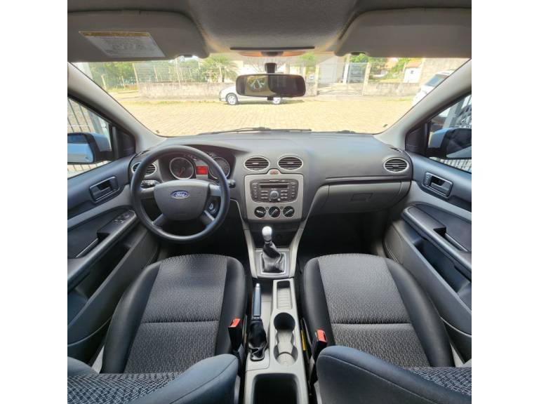 FORD - FOCUS - 2012/2013 - Prata - R$ 42.900,00