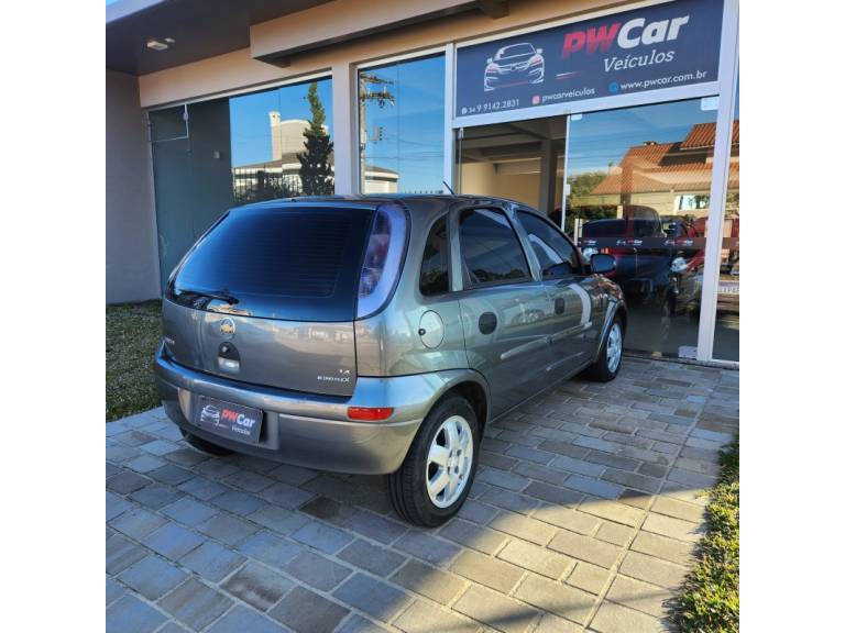 CHEVROLET - CORSA - 2011/2012 - Cinza - R$ 35.000,00