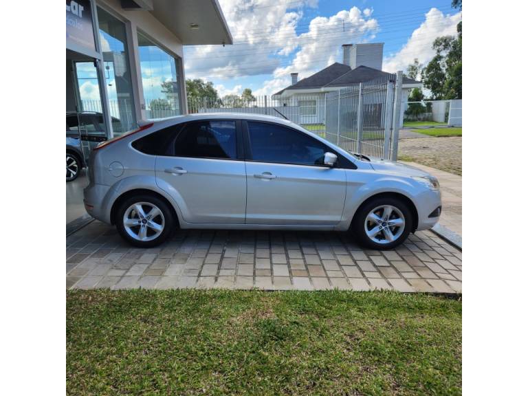 FORD - FOCUS - 2012/2013 - Prata - R$ 42.900,00