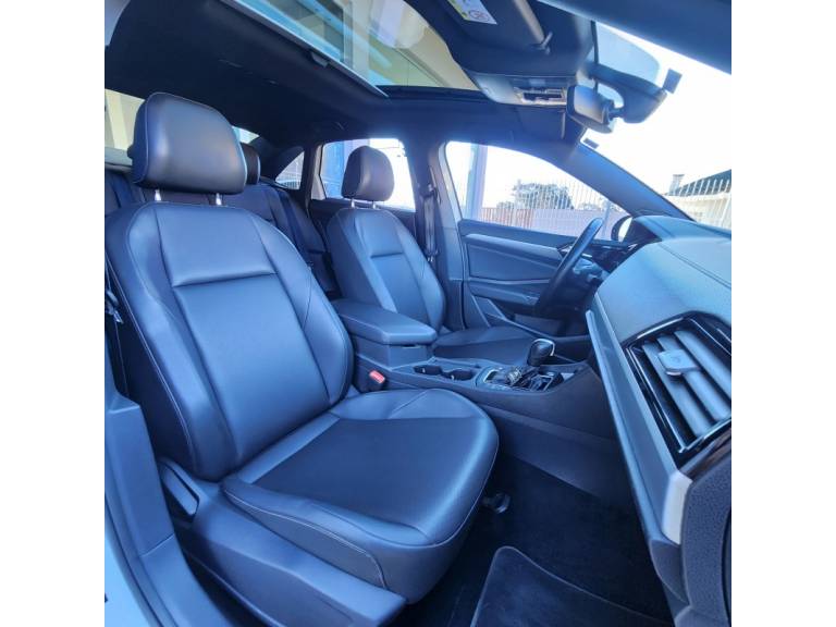 VOLKSWAGEN - JETTA - 2019/2020 - Branca - R$ 129.900,00